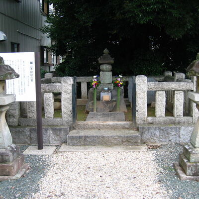 山本勘助の墓(長谷寺)